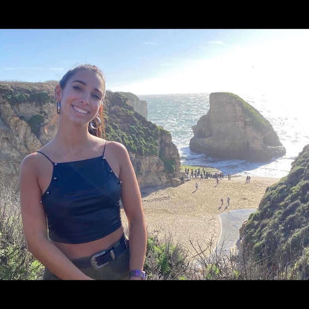 Meet your Posher, Camila